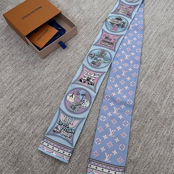 Louis Vuitton silk bandeau scarf limited edition - Picture 2 of 2